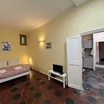 Le Due Torri In Rione Monti