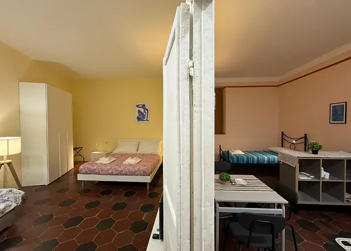 Le Due Torri In Rione Monti