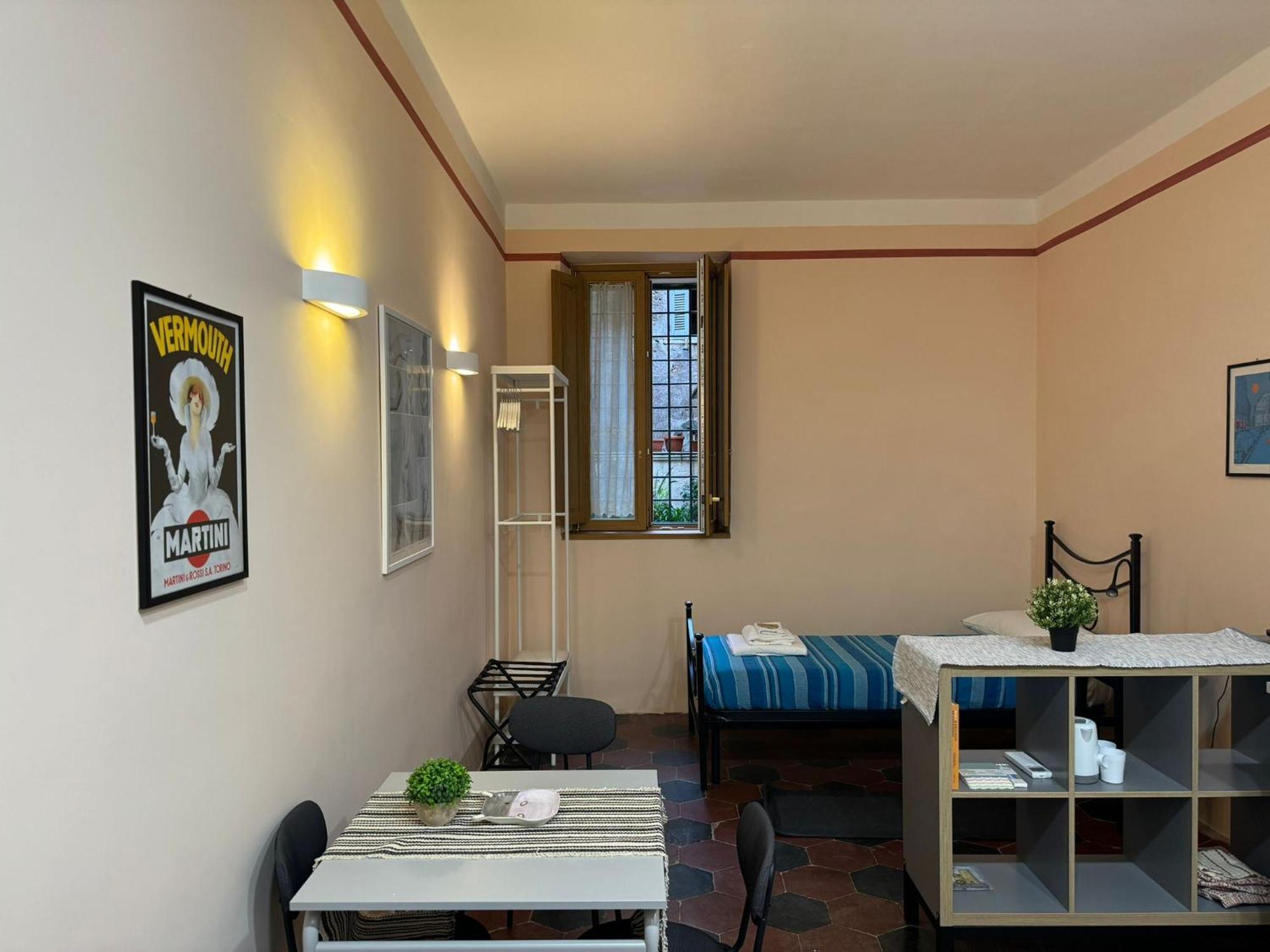 Le Due Torri In Rione Monti * Rom