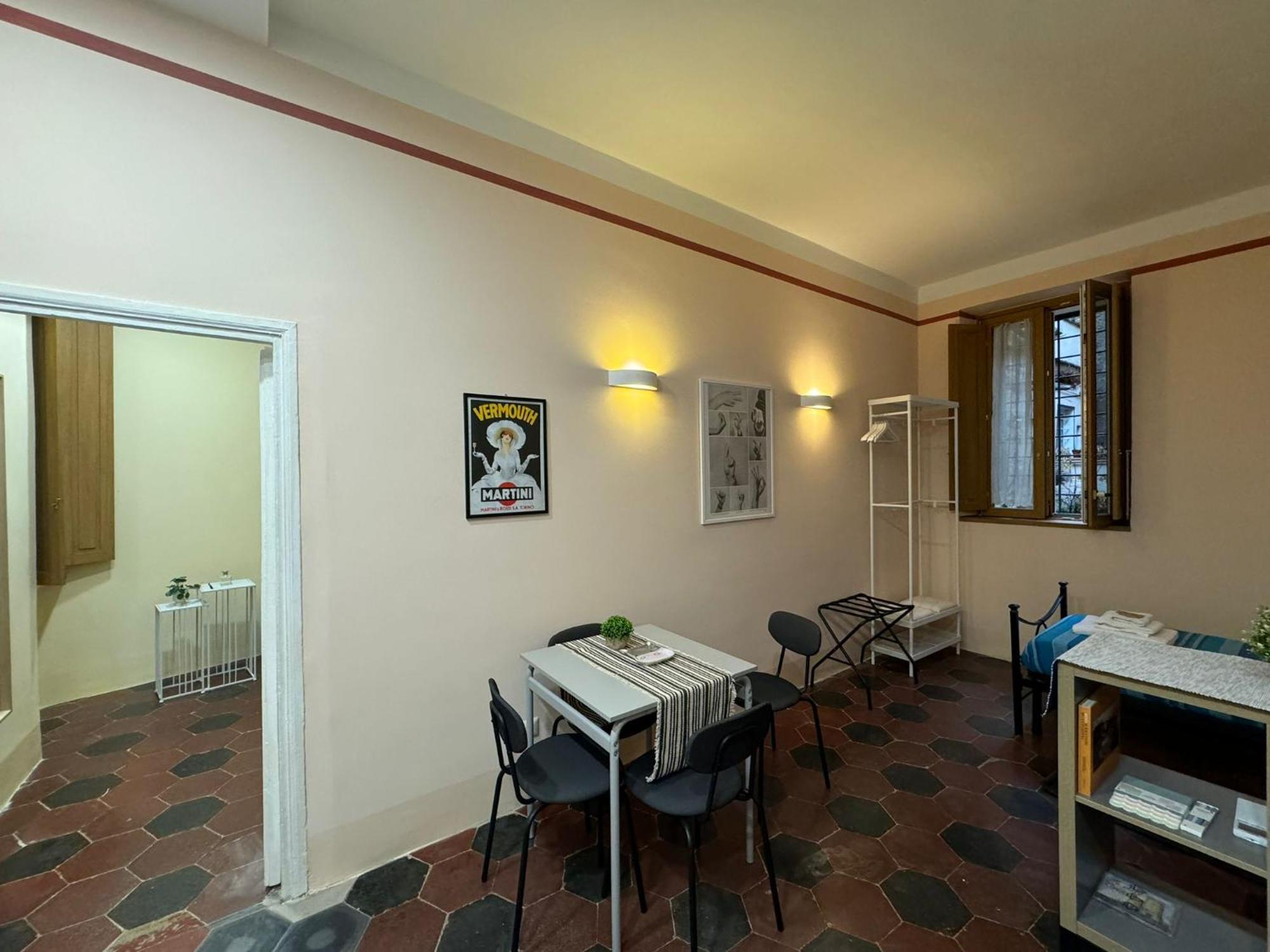 Le Due Torri In Rione Monti *